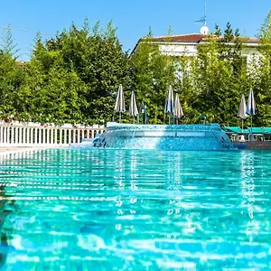 hotel-smeraldo-lazise.hotelinveneto.com/