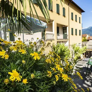 hotel-lauro.it-lombardy.com/
